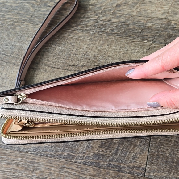 Kate Spade Wallet - Picture 5 of 5